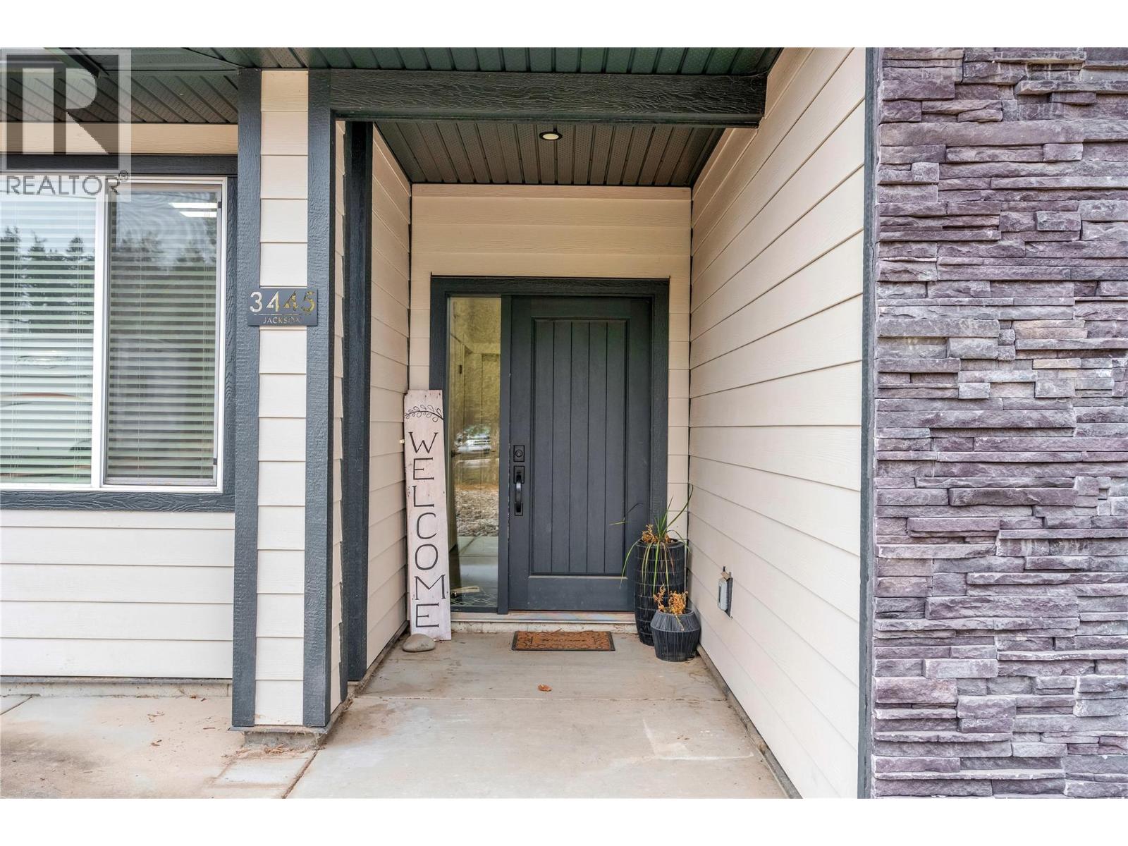3445 Jackson Avenue, Armstrong, British Columbia  V0E 1B2 - Photo 2 - 10374761