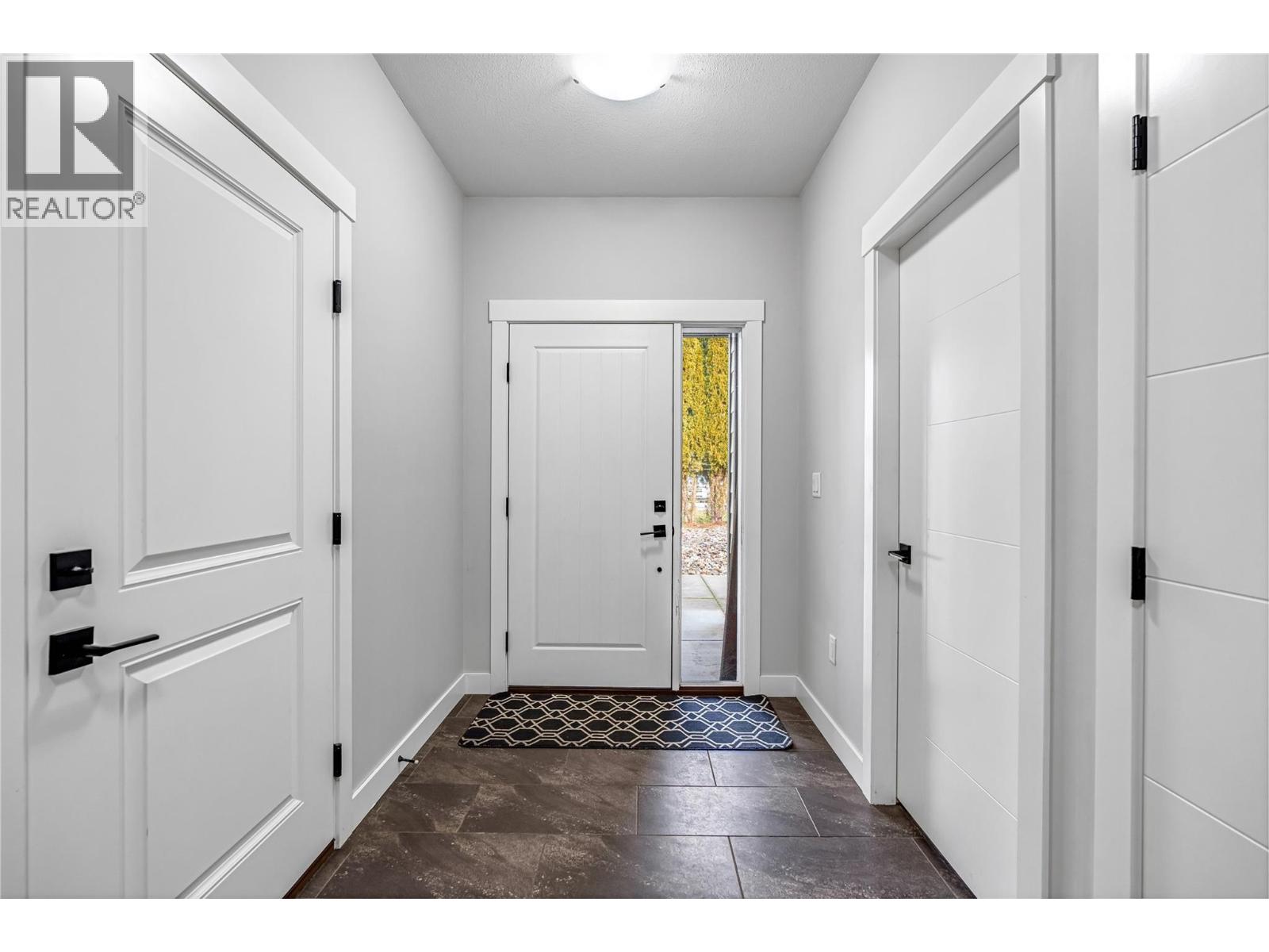 3445 Jackson Avenue, Armstrong, British Columbia  V0E 1B2 - Photo 6 - 10374761