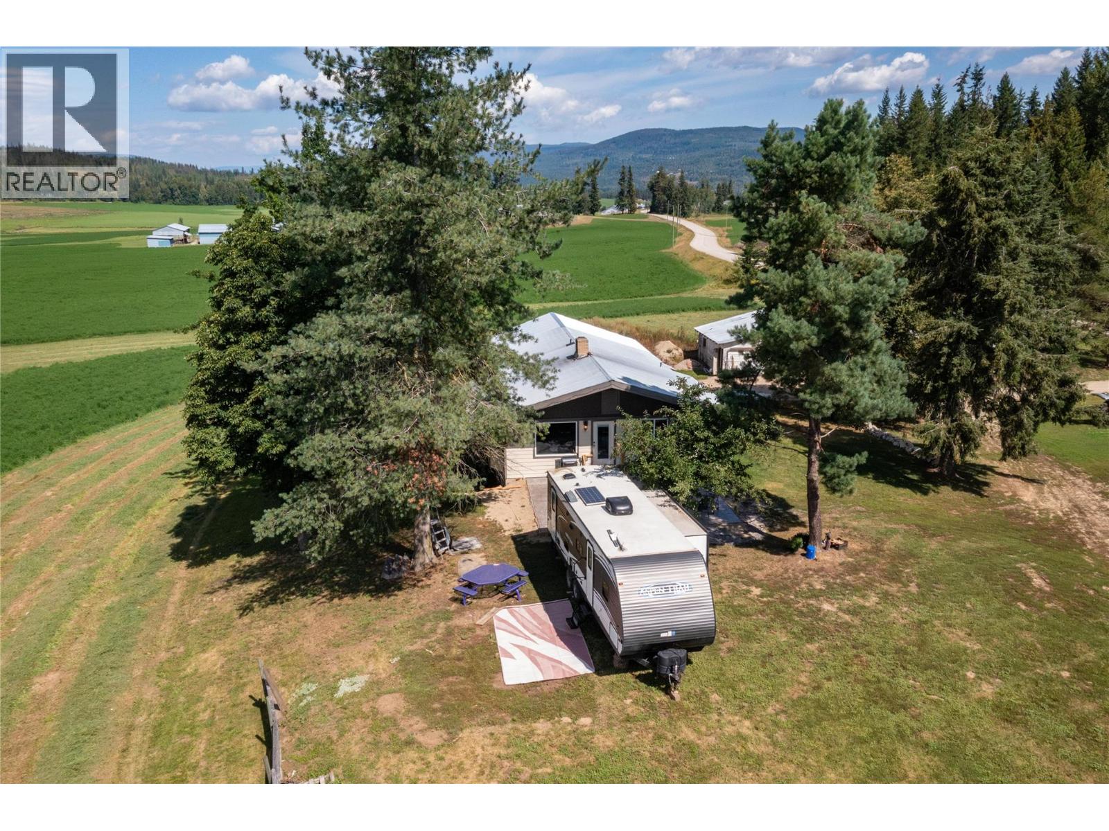 414 Mallory Road, Enderby, British Columbia  V4Y 4H9 - Photo 2 - 10375007