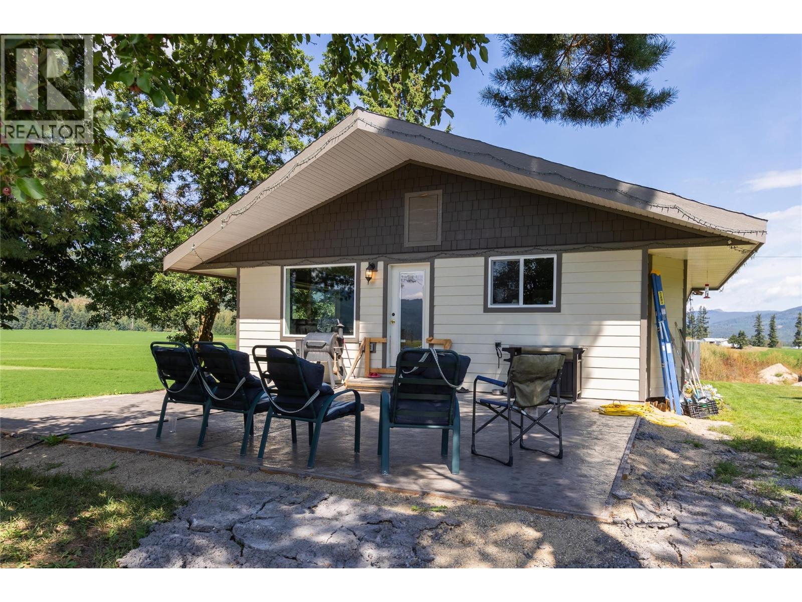 414 Mallory Road, Enderby, British Columbia  V4Y 4H9 - Photo 3 - 10375007