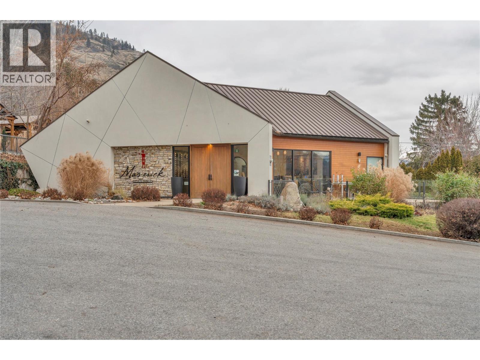 3974 Hwy 97 Highway, Oliver, British Columbia  V0H 1T1 - Photo 1 - 10374332