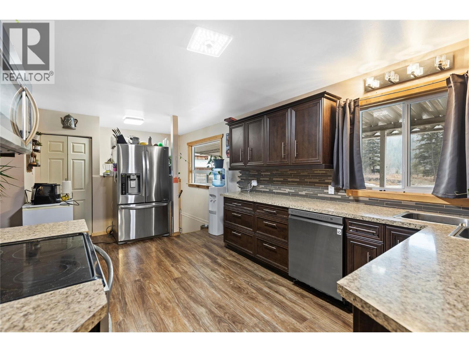 4359 Borthwick Avenue, Barriere, British Columbia  V0E 1E0 - Photo 2 - 10374919