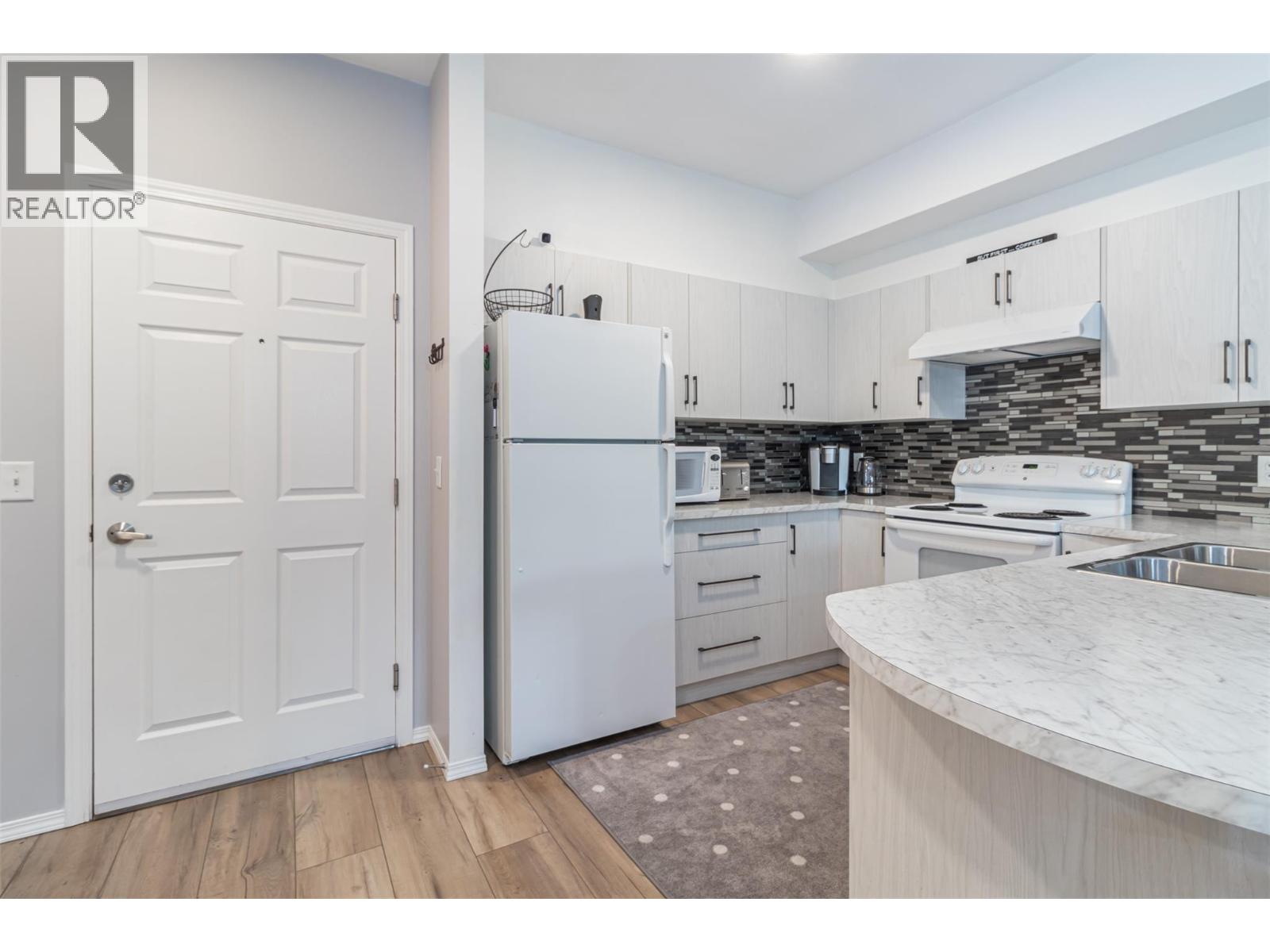 1873 Country Club Drive Unit# 2207, Kelowna, British Columbia  V1V 2A7 - Photo 5 - 10374237