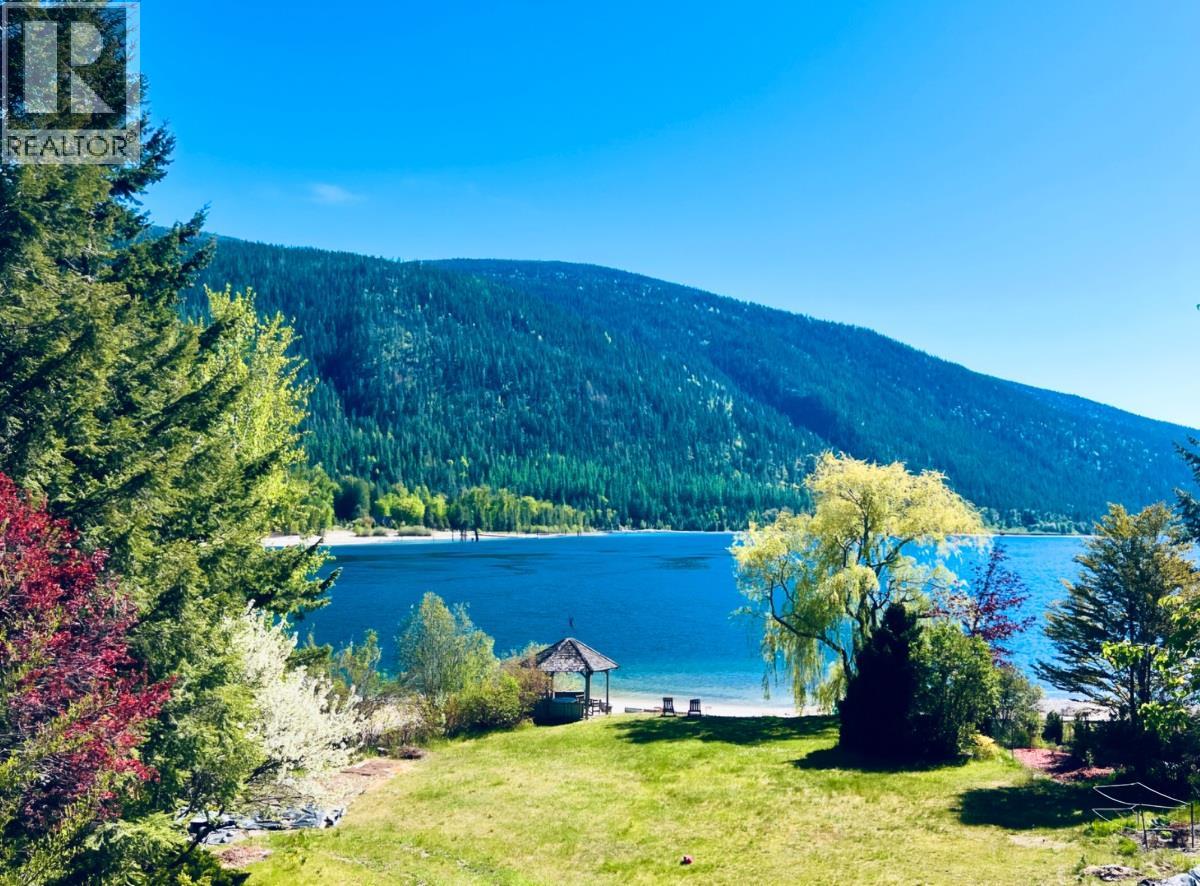 3946 Macgregor Road W, Nelson, British Columbia  V1L 6M8 - Photo 2 - 10375037