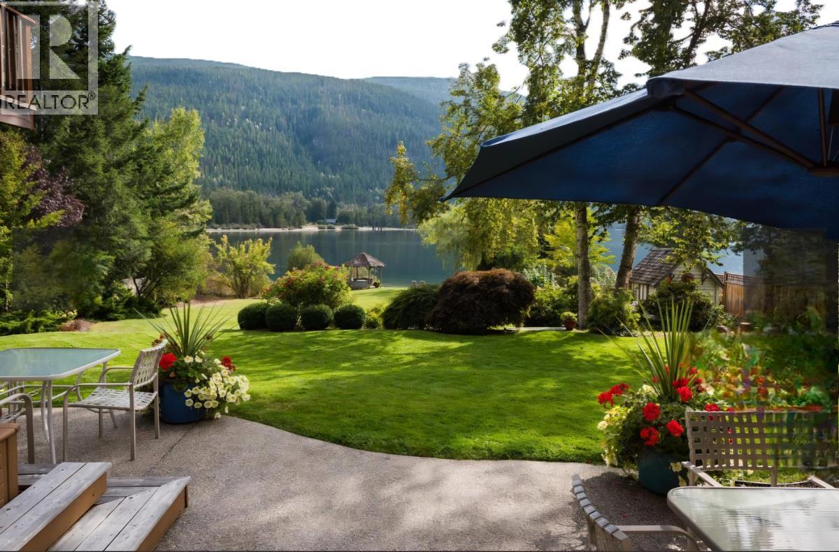 3946 Macgregor Road W, Nelson, British Columbia  V1L 6M8 - Photo 7 - 10375037