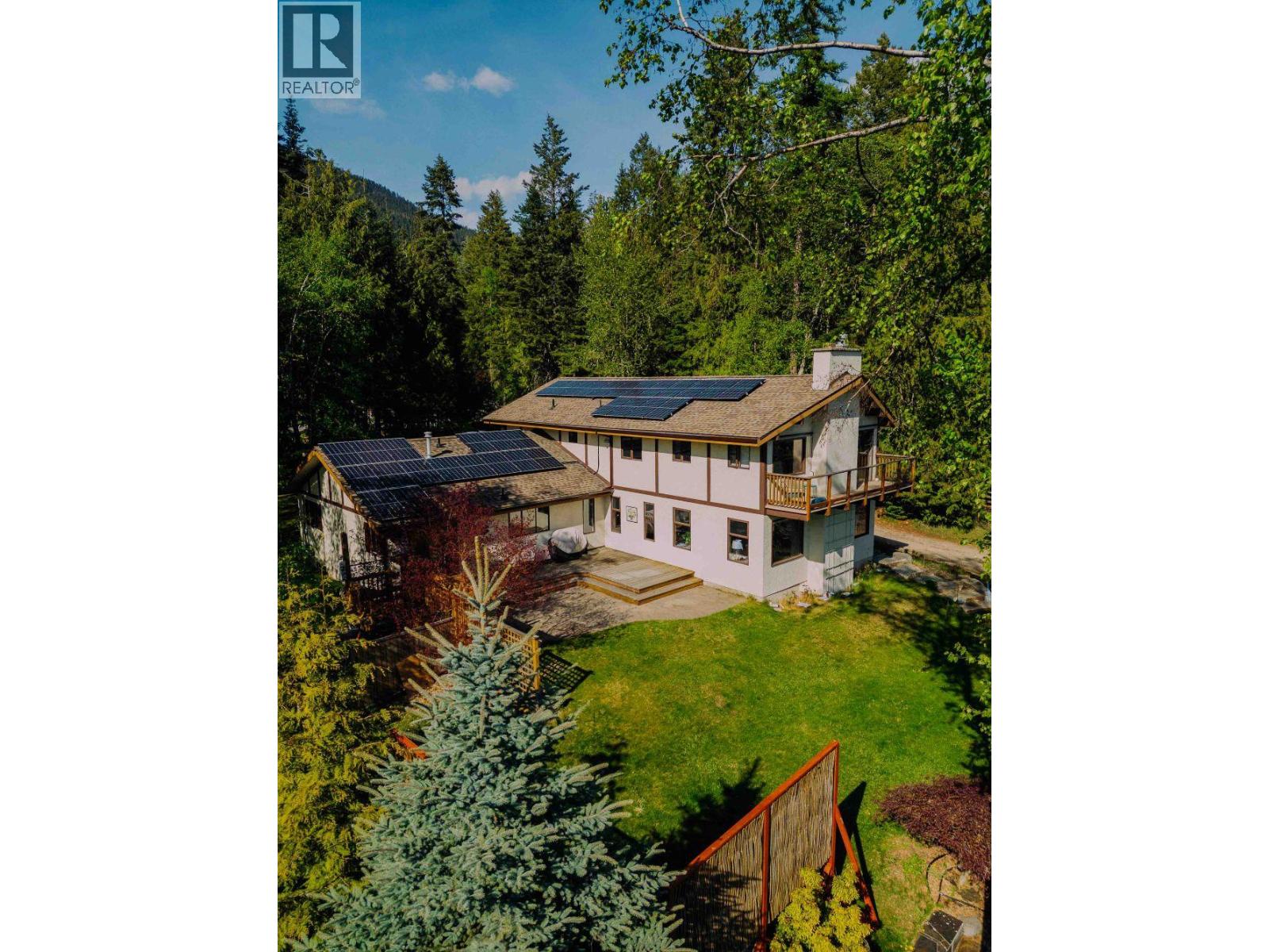 3946 Macgregor Road W, Nelson, British Columbia  V1L 6M8 - Photo 8 - 10375037