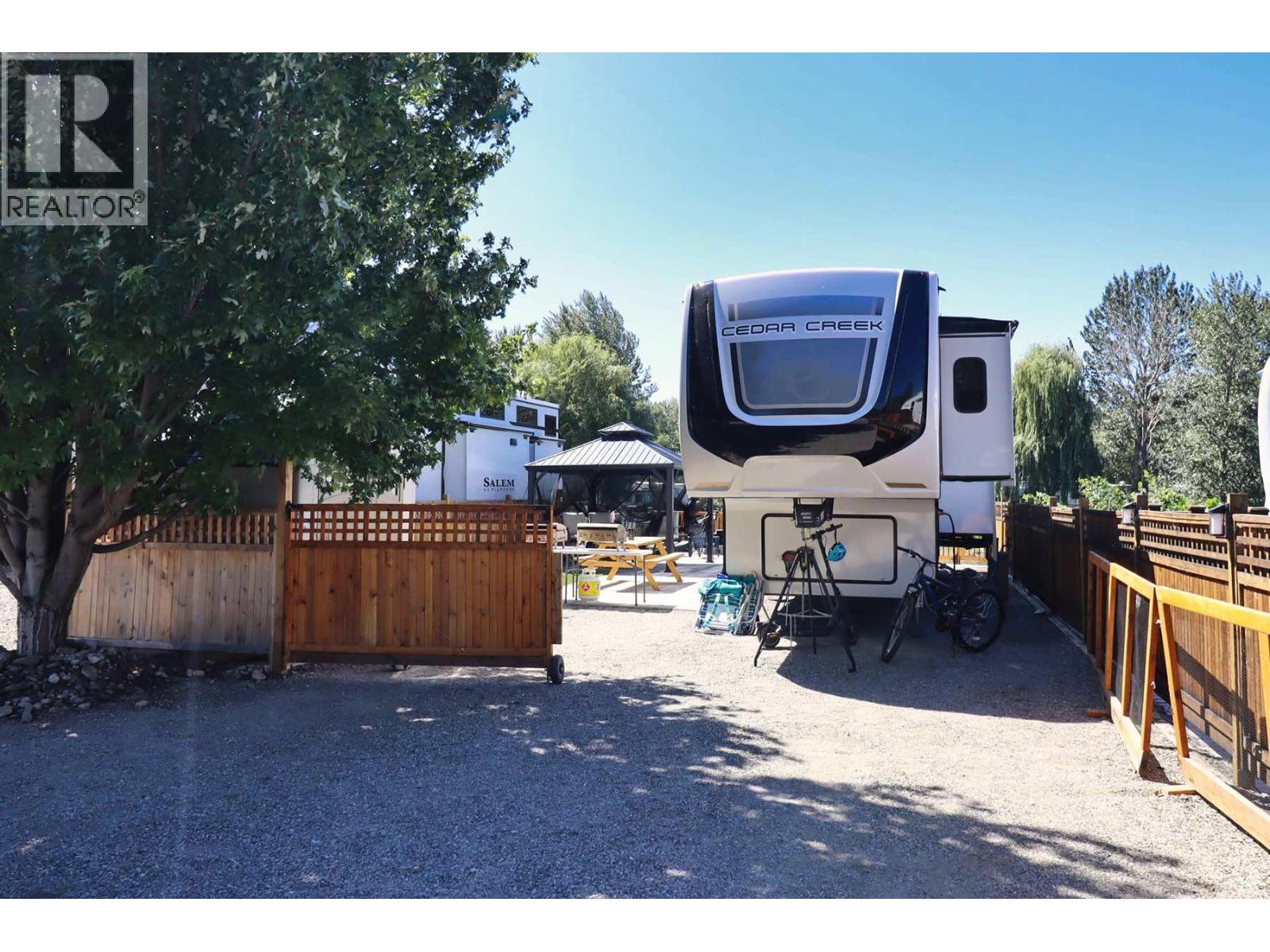67 Cottonwood Drive, Lee Creek, British Columbia  V0E 1M4 - Photo 5 - 10374355