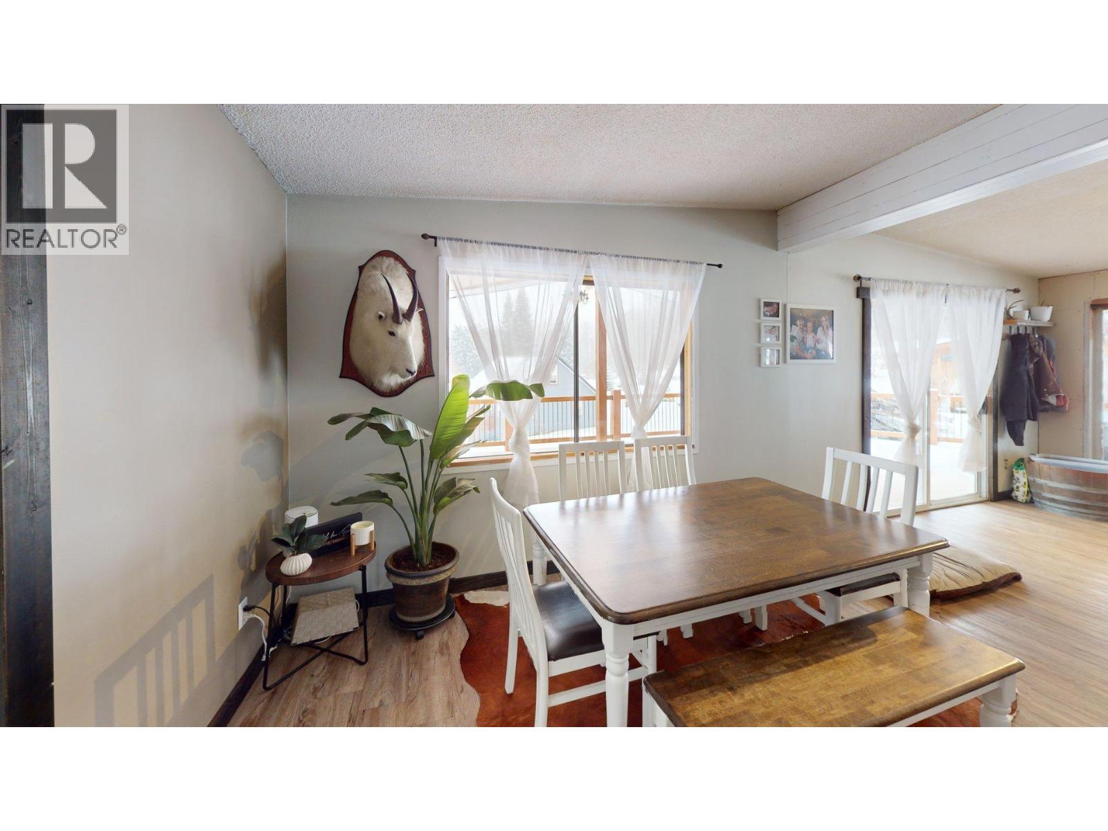 4219 Casino Road, Trail, British Columbia  V1R 4X3 - Photo 8 - 10373846