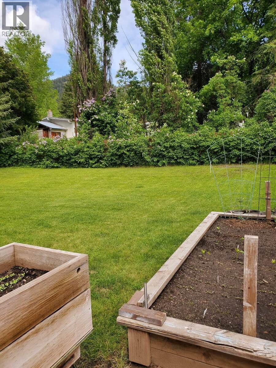 868 North Kimberley Avenue, Greenwood, British Columbia  V0H 1J0 - Photo 4 - 10375057