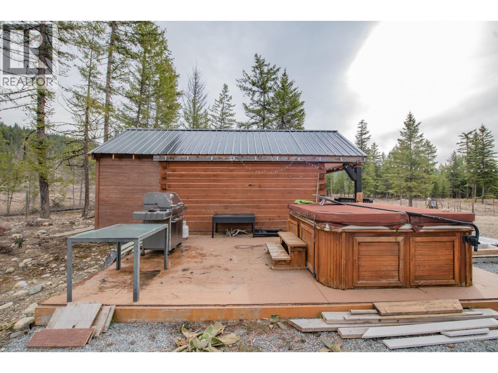 183 Calder Road, Edgewood, British Columbia  V0G 1J0 - Photo 12 - 10374108