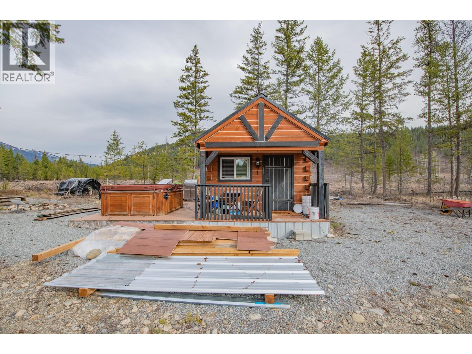 183 Calder Road, Edgewood, British Columbia  V0G 1J0 - Photo 13 - 10374108
