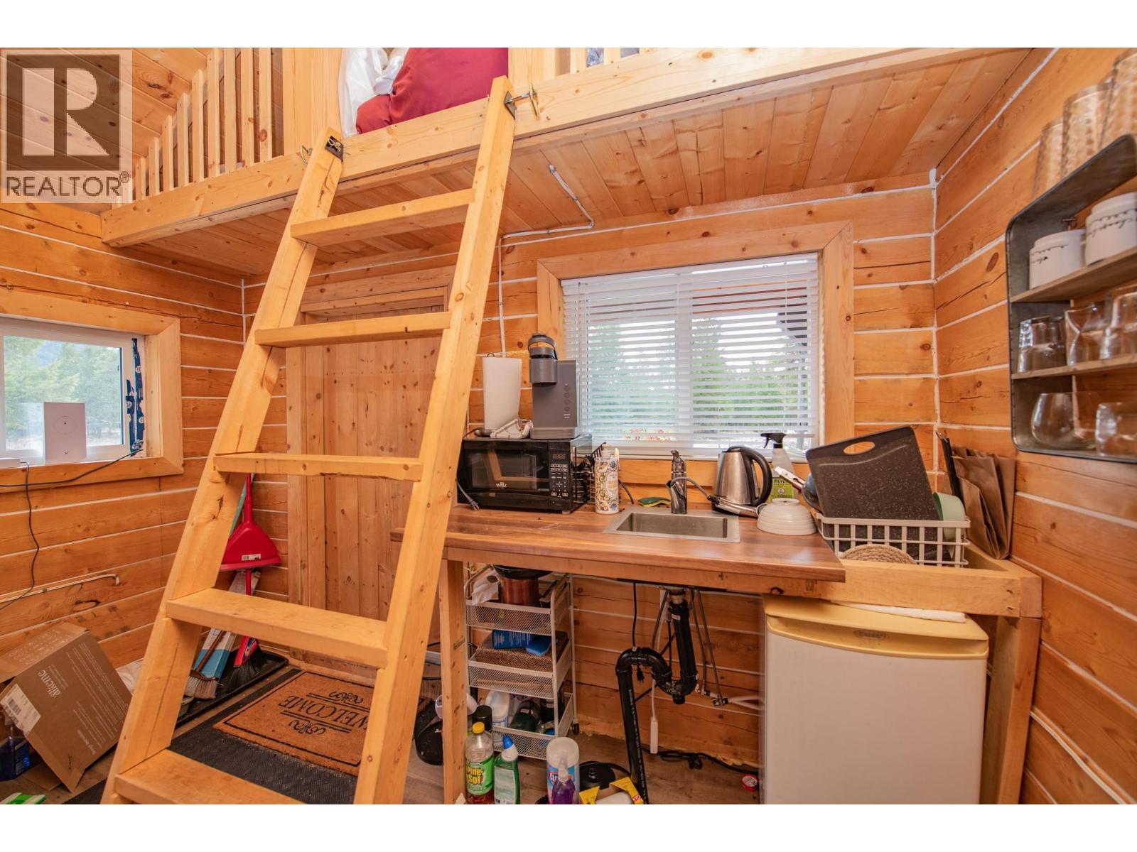 183 Calder Road, Edgewood, British Columbia  V0G 1J0 - Photo 7 - 10374108