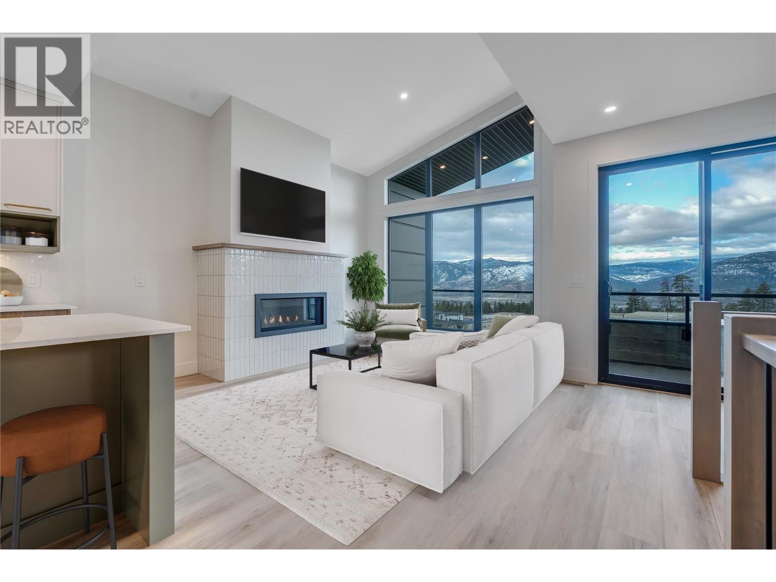 1100 Antler Drive Unit# 101, Penticton, British Columbia  V2A 0C9 - Photo 3 - 10375015