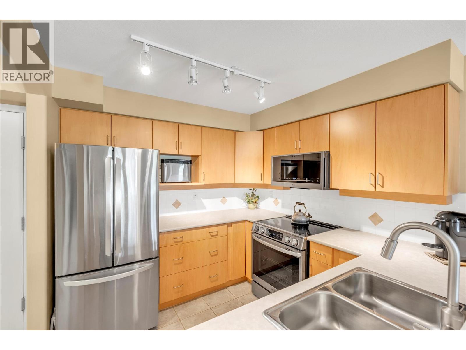 7600 Cottonwood Drive Unit# 304, Osoyoos, British Columbia  V0H 1V3 - Photo 3 - 10372914