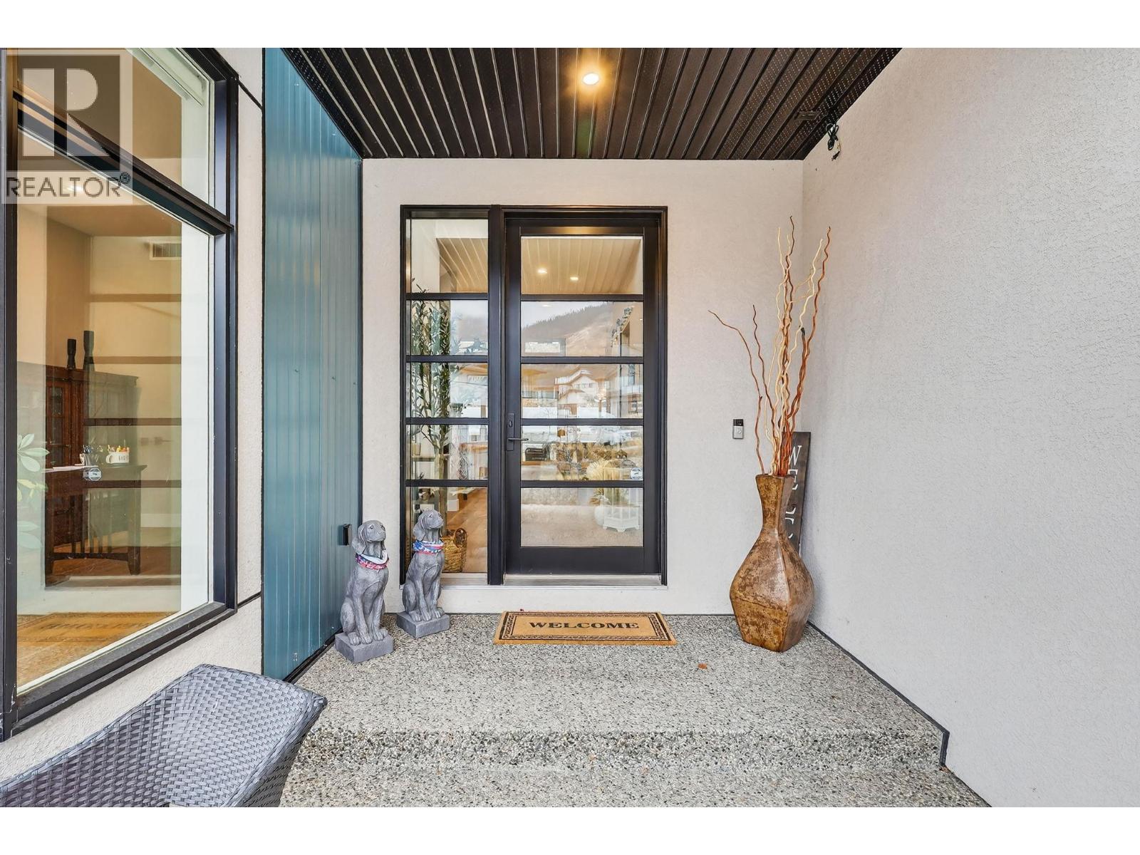 2759 Canyon Crest Drive, West Kelowna, British Columbia  V4T 0E3 - Photo 3 - 10373815