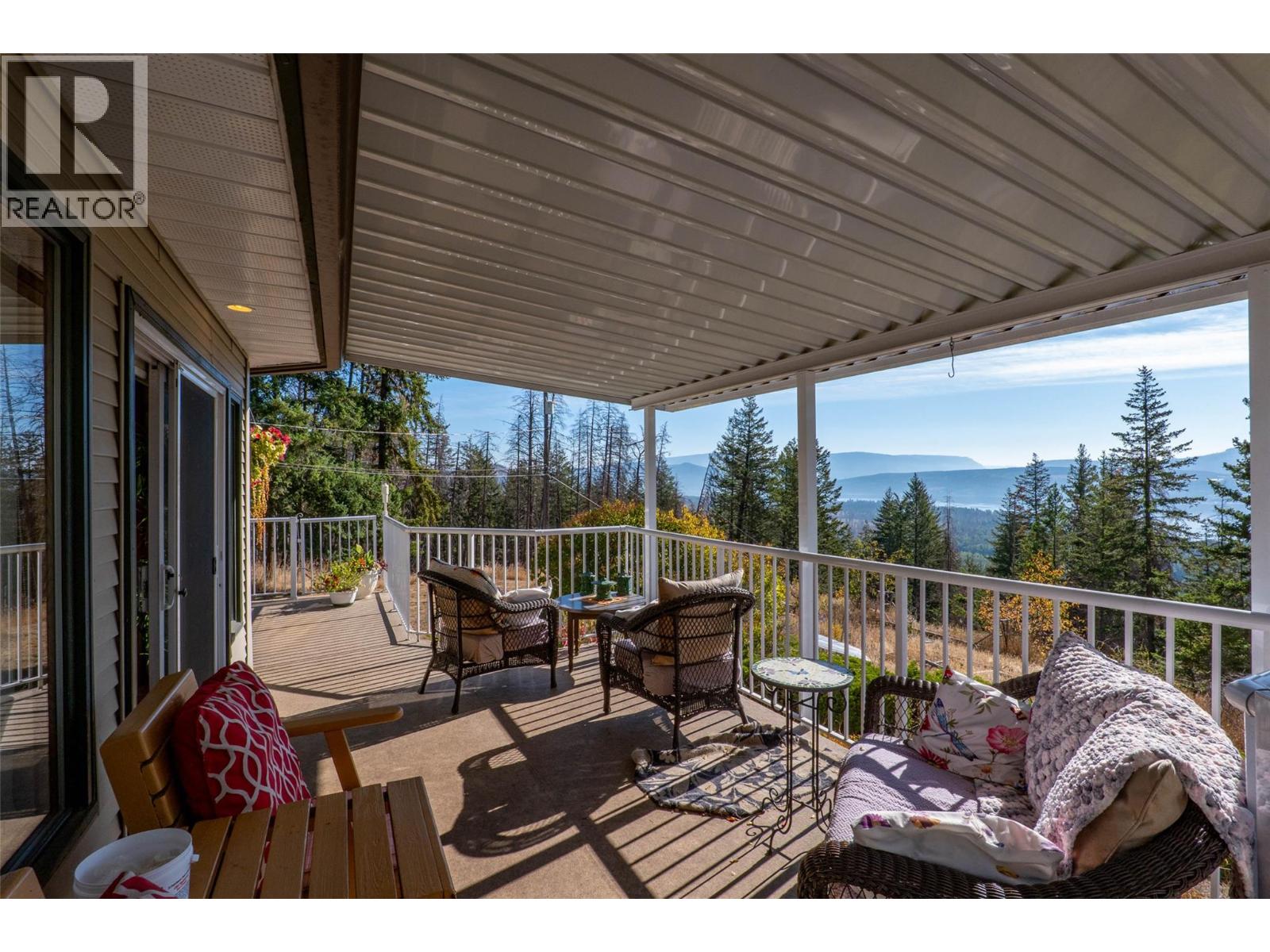 1722 Lee Creek Drive, Lee Creek, British Columbia  V0E 1M4 - Photo 13 - 10375074