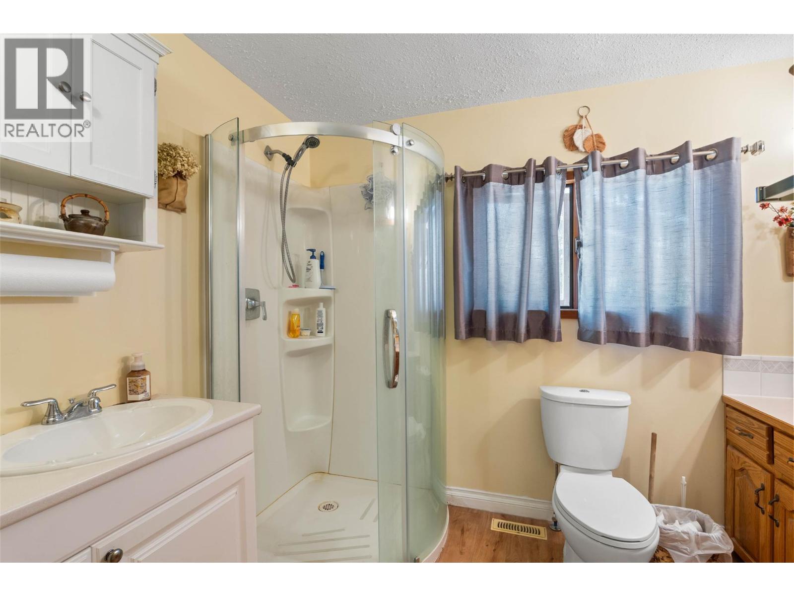 1722 Lee Creek Drive, Lee Creek, British Columbia  V0E 1M4 - Photo 19 - 10375074