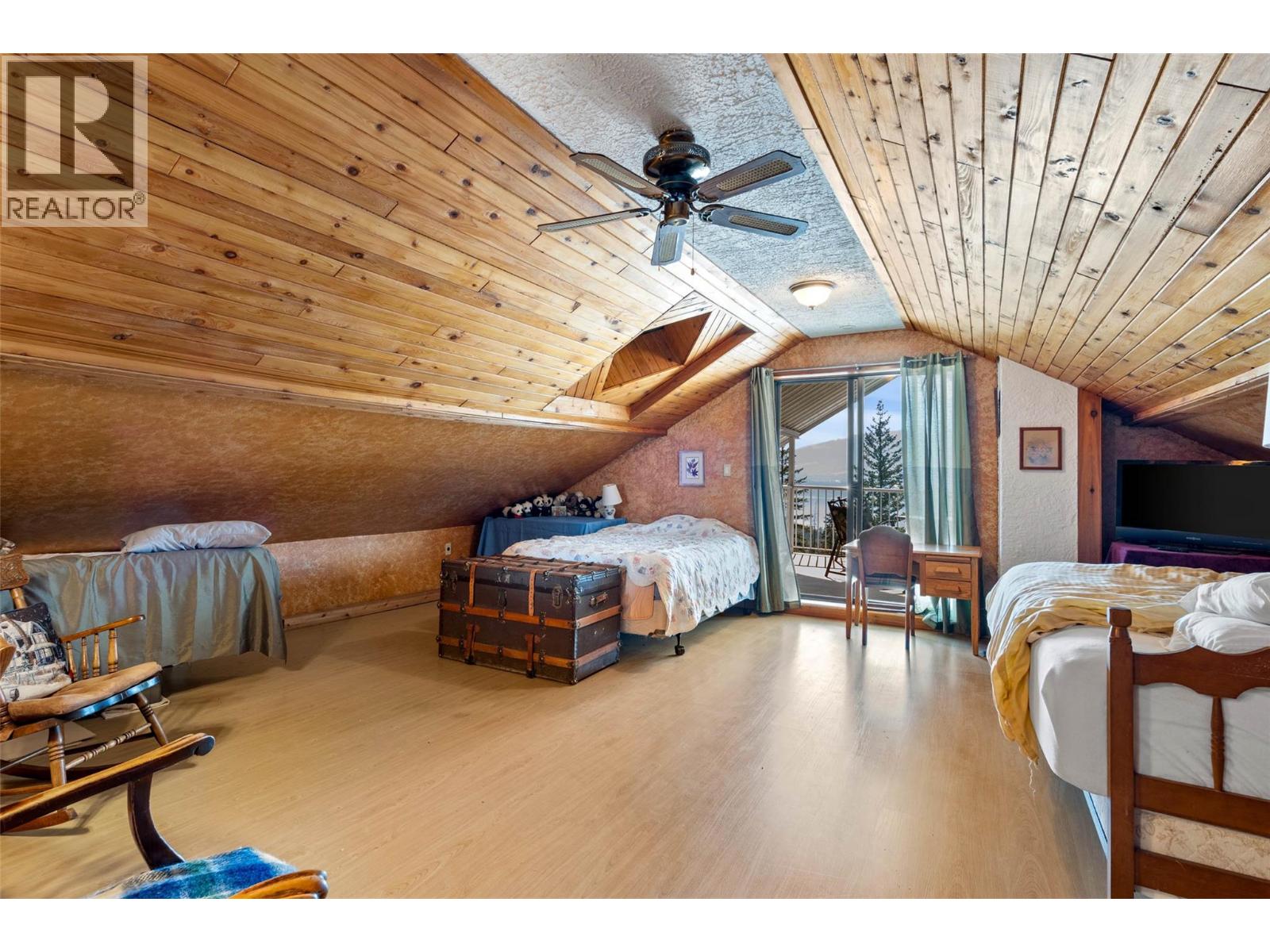 1722 Lee Creek Drive, Lee Creek, British Columbia  V0E 1M4 - Photo 20 - 10375074