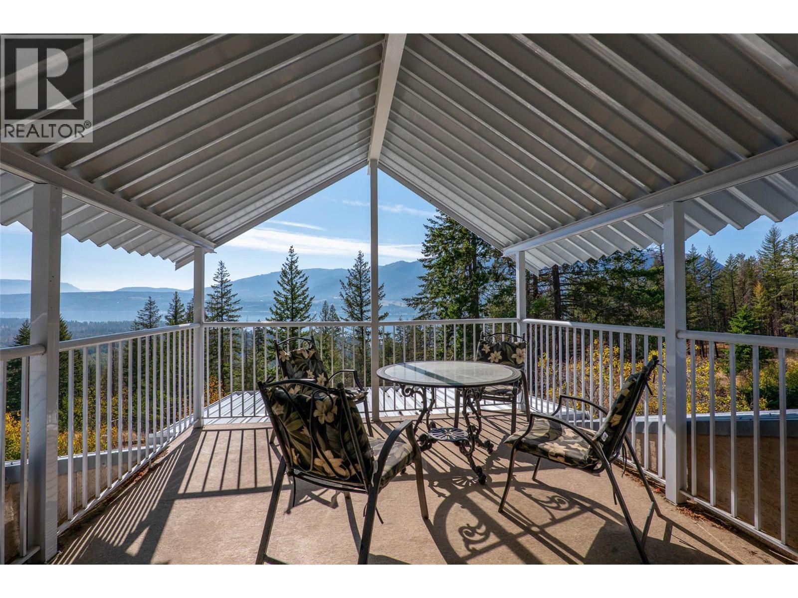1722 Lee Creek Drive, Lee Creek, British Columbia  V0E 1M4 - Photo 21 - 10375074
