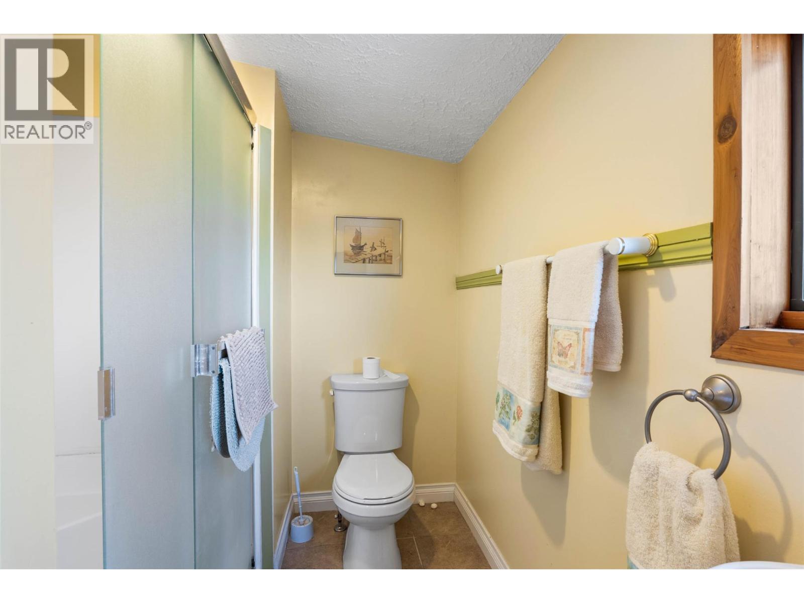 1722 Lee Creek Drive, Lee Creek, British Columbia  V0E 1M4 - Photo 23 - 10375074