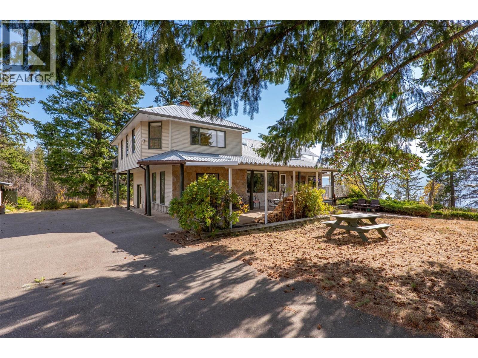 1722 Lee Creek Drive, Lee Creek, British Columbia  V0E 1M4 - Photo 34 - 10375074