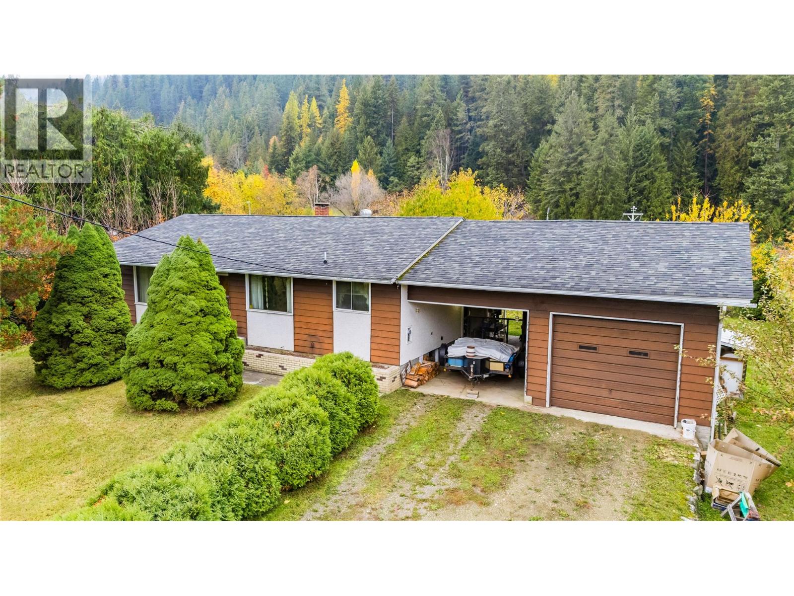 1535 Highway 3a Highway, thrums, British Columbia