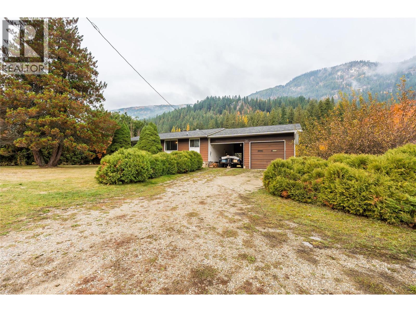 1535 Highway 3a Highway, Thrums, British Columbia  V1N 4M7 - Photo 10 - 10374915