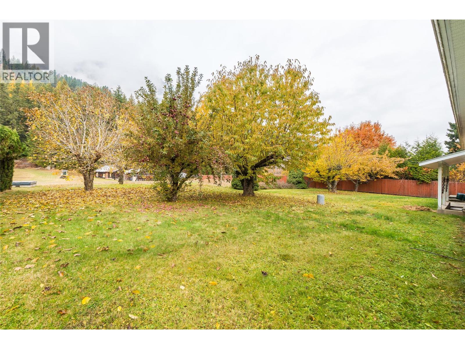 1535 Highway 3a Highway, Thrums, British Columbia  V1N 4M7 - Photo 57 - 10374915