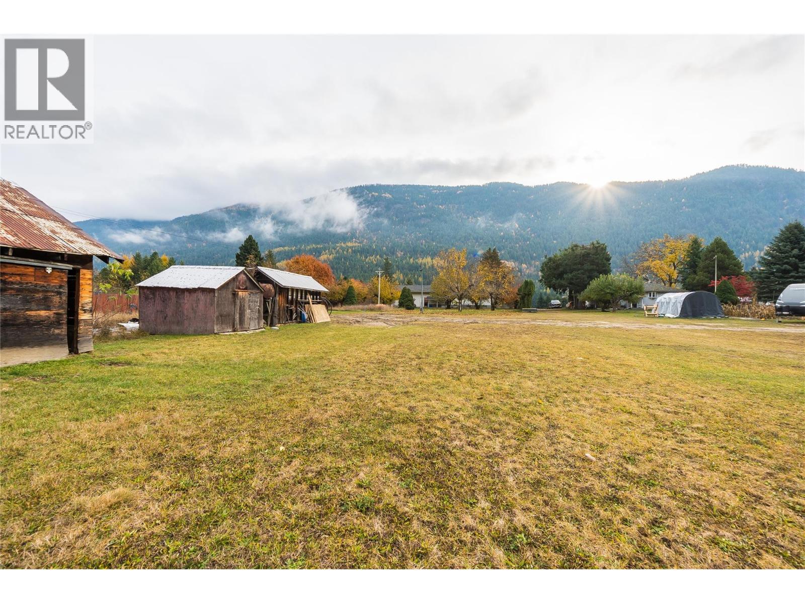 1535 Highway 3a Highway, Thrums, British Columbia  V1N 4M7 - Photo 59 - 10374915