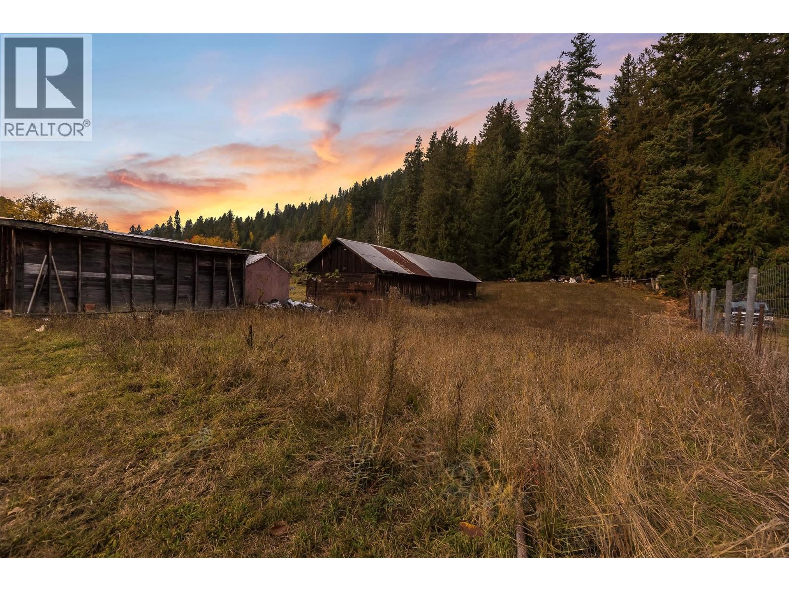 1535 Highway 3a Highway, Thrums, British Columbia  V1N 4M7 - Photo 75 - 10374915