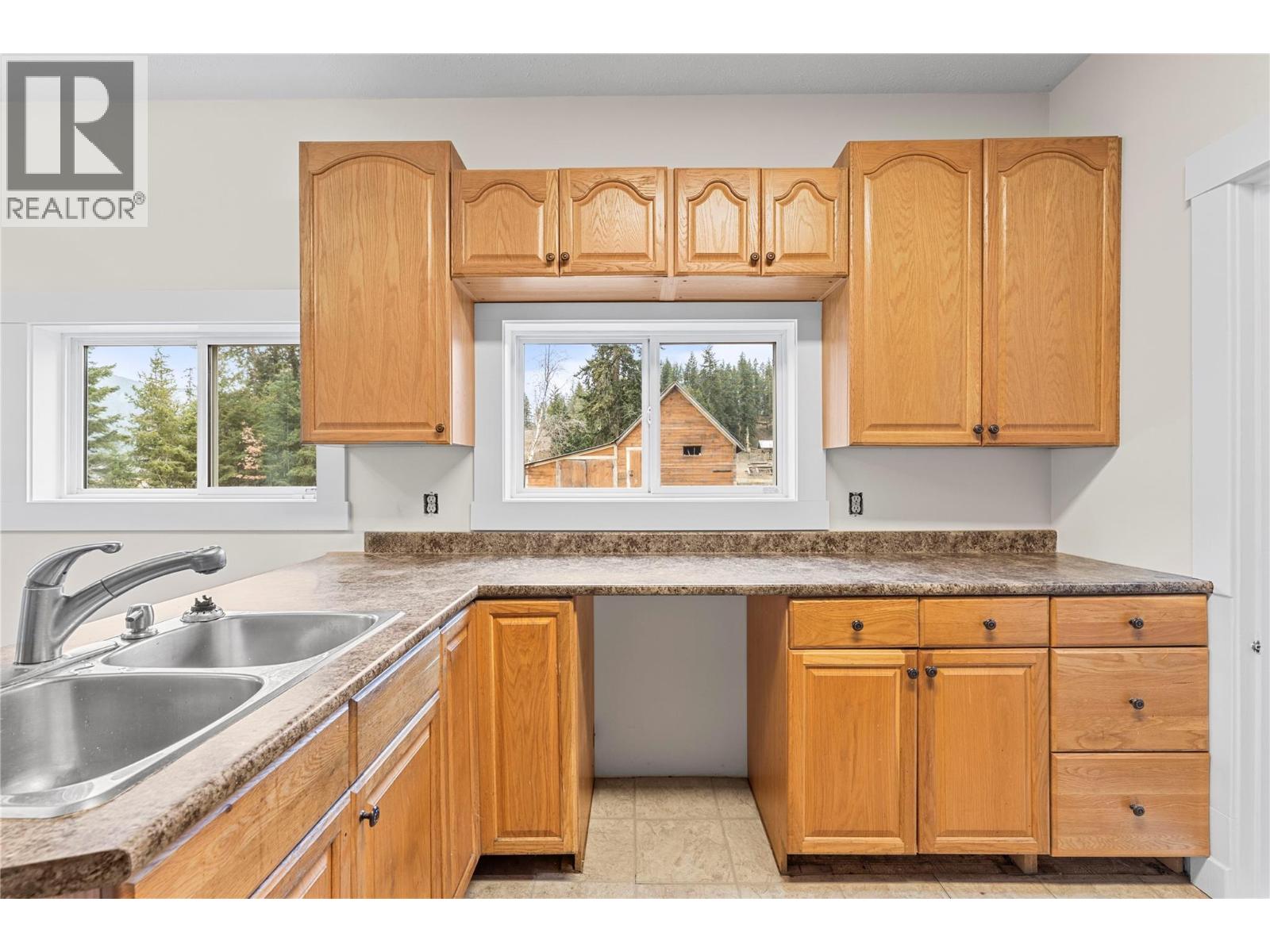 3135 Edes Road, Salmon Arm, British Columbia  V1E 3E9 - Photo 13 - 10375058