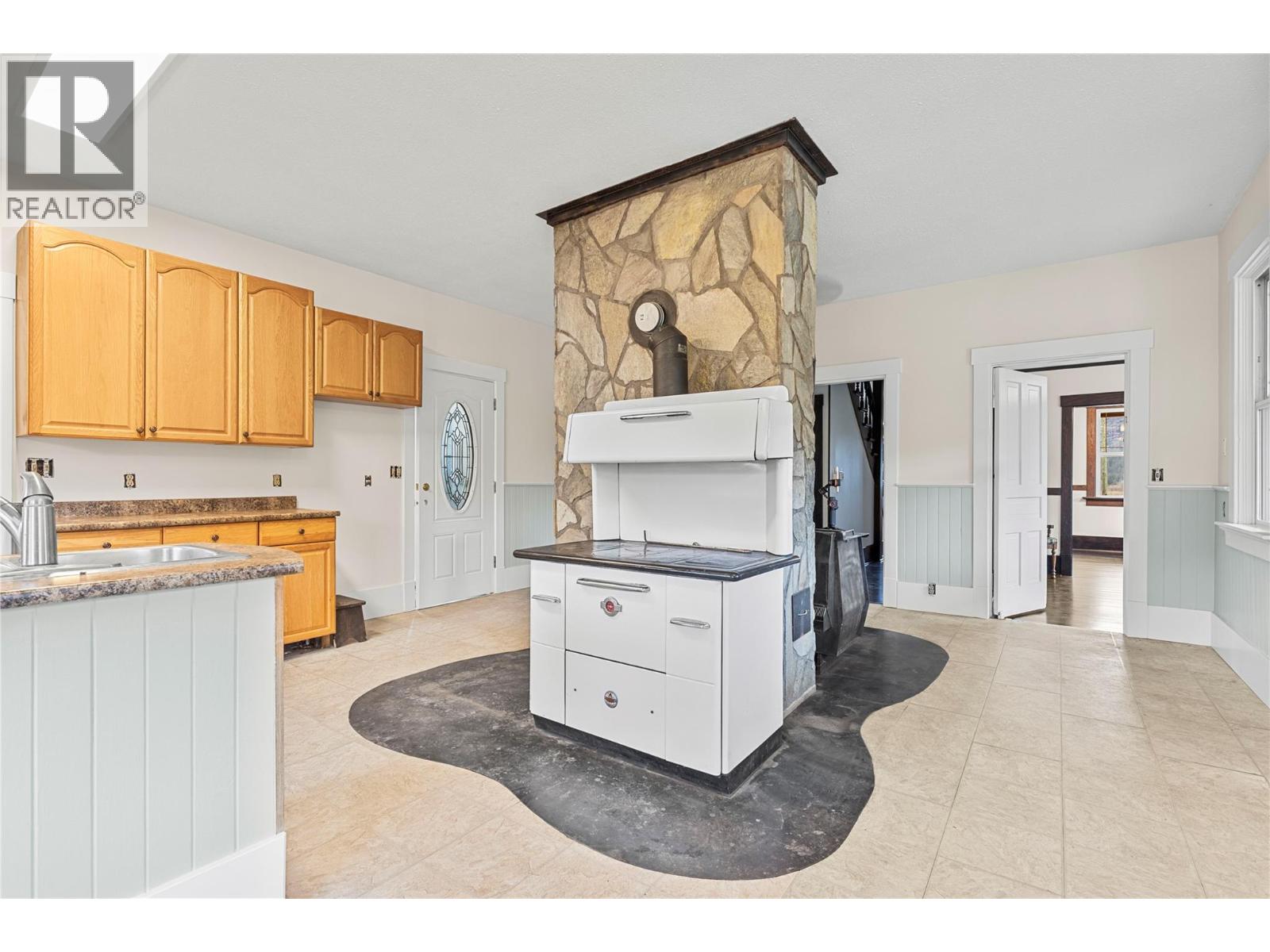3135 Edes Road, Salmon Arm, British Columbia  V1E 3E9 - Photo 18 - 10375058