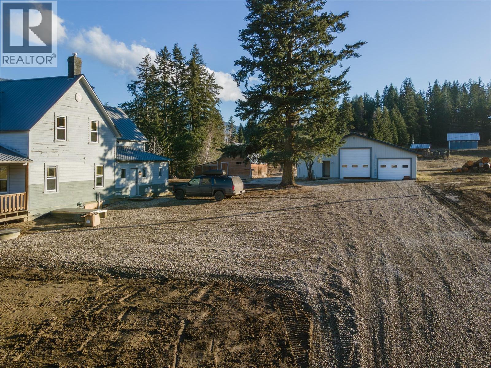 3135 Edes Road, Salmon Arm, British Columbia  V1E 3E9 - Photo 3 - 10375058