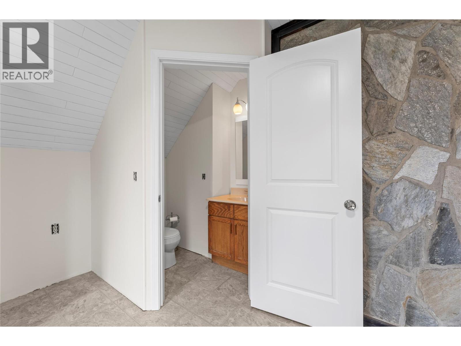 3135 Edes Road, Salmon Arm, British Columbia  V1E 3E9 - Photo 35 - 10375058