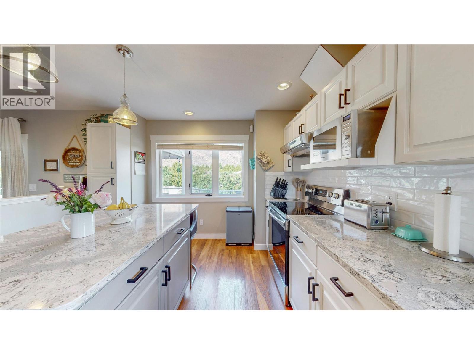 5896 Fairview Place, Oliver, British Columbia  V0H 1T1 - Photo 11 - 10374866