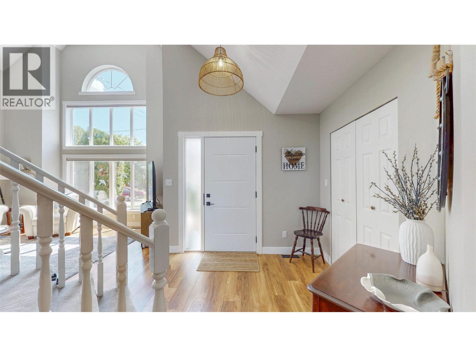 5896 Fairview Place, Oliver, British Columbia  V0H 1T1 - Photo 6 - 10374866