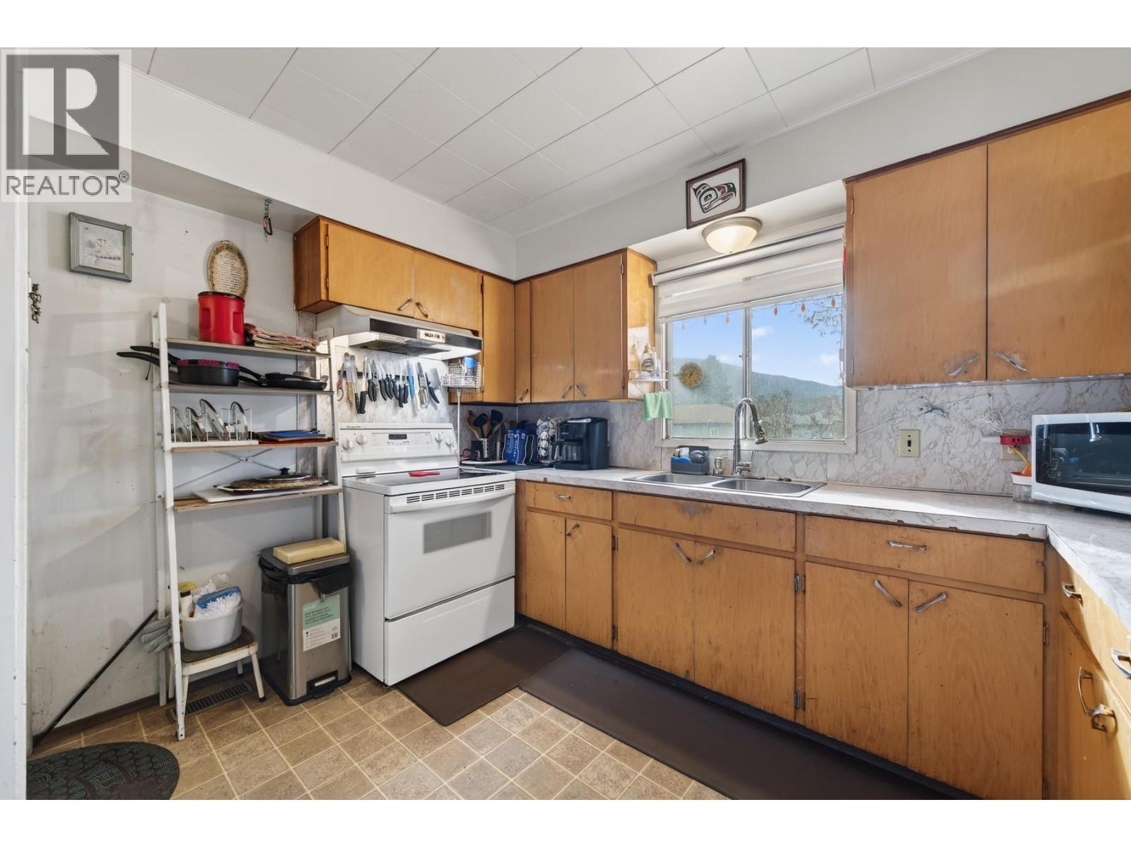 2463 Coutlee Avenue, Merritt, British Columbia  V1K 1B8 - Photo 6 - 10374826