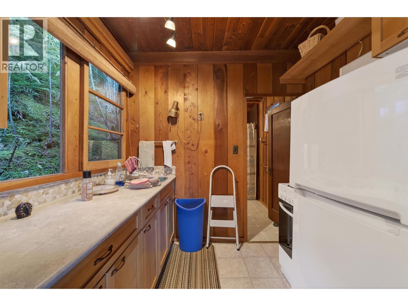1294 Green Road, Balfour, British Columbia  V1L 6R5 - Photo 12 - 10374184