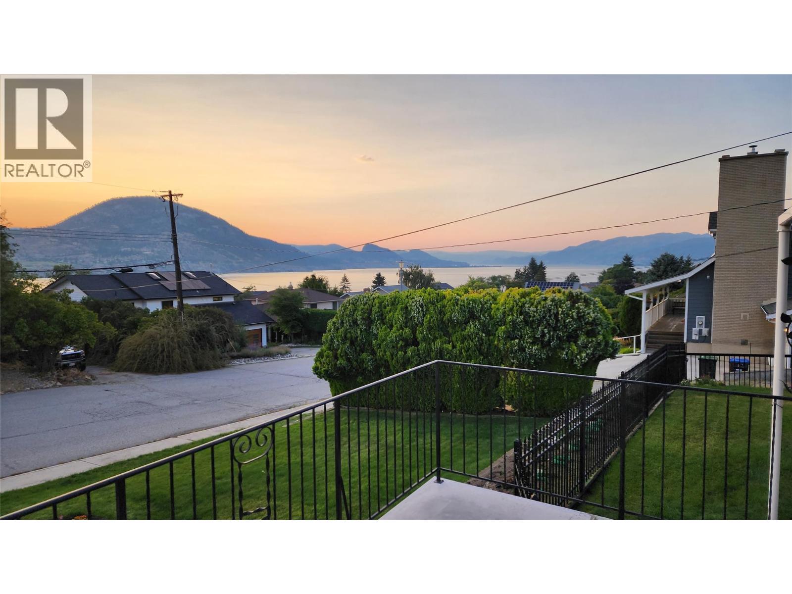 126 Grandview Street, Penticton, British Columbia  V2A 4E4 - Photo 3 - 10375085