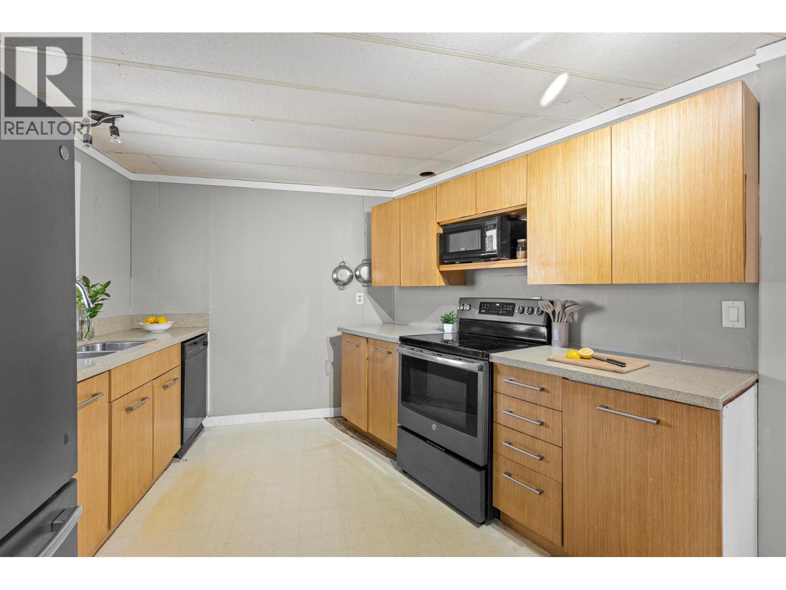 4911 Cedar Lane Unit# 11, Osoyoos, British Columbia  V0H 1V3 - Photo 9 - 10375093