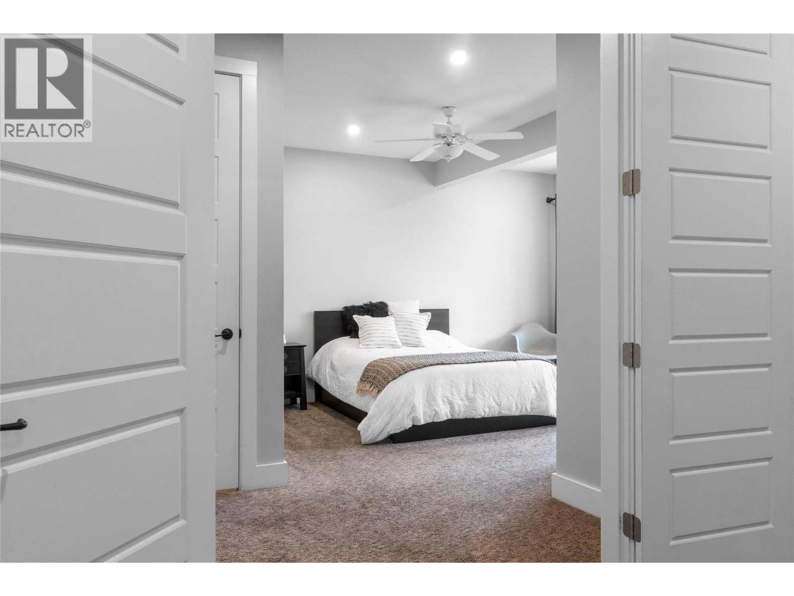 2030 Canoe Beach Drive Ne, Salmon Arm, British Columbia  V1E 2M5 - Photo 31 - 10375108