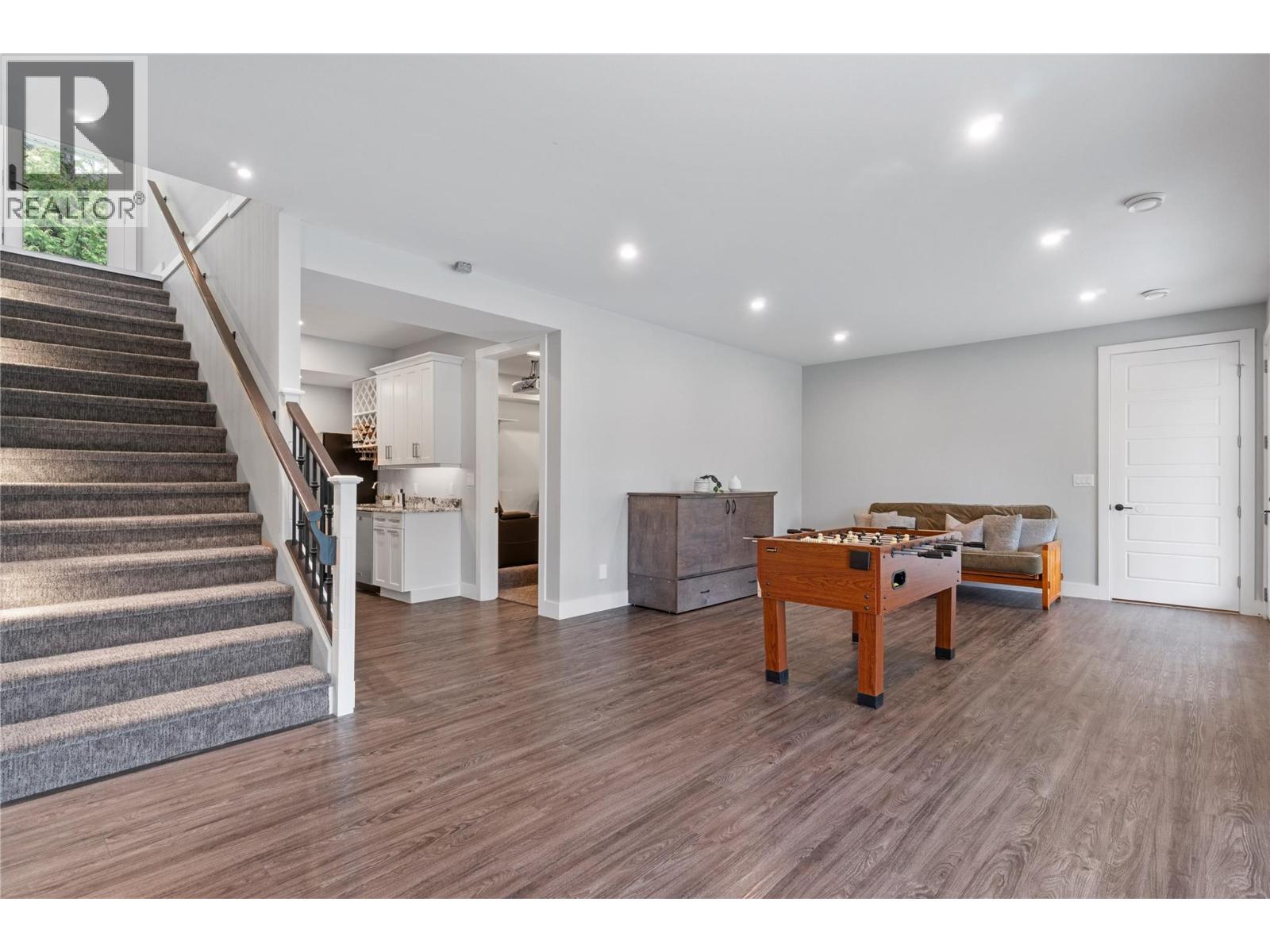 2030 Canoe Beach Drive Ne, Salmon Arm, British Columbia  V1E 2M5 - Photo 40 - 10375108