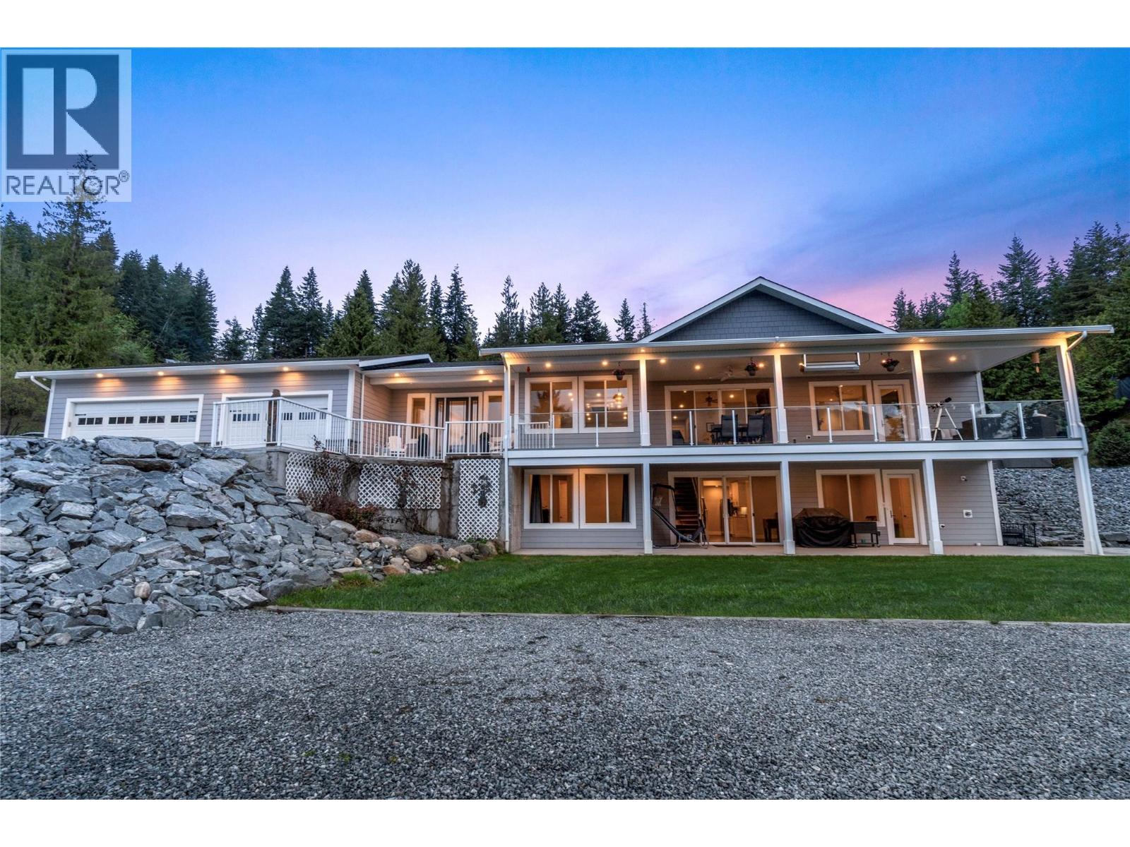 2030 Canoe Beach Drive Ne, Salmon Arm, British Columbia  V1E 2M5 - Photo 43 - 10375108