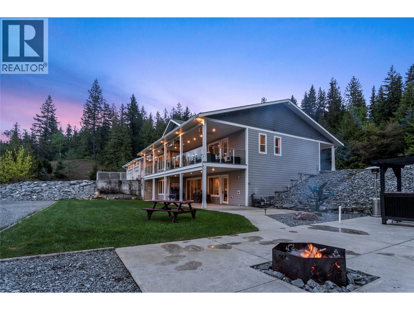 2030 Canoe Beach Drive Ne, Salmon Arm, British Columbia  V1E 2M5 - Photo 44 - 10375108