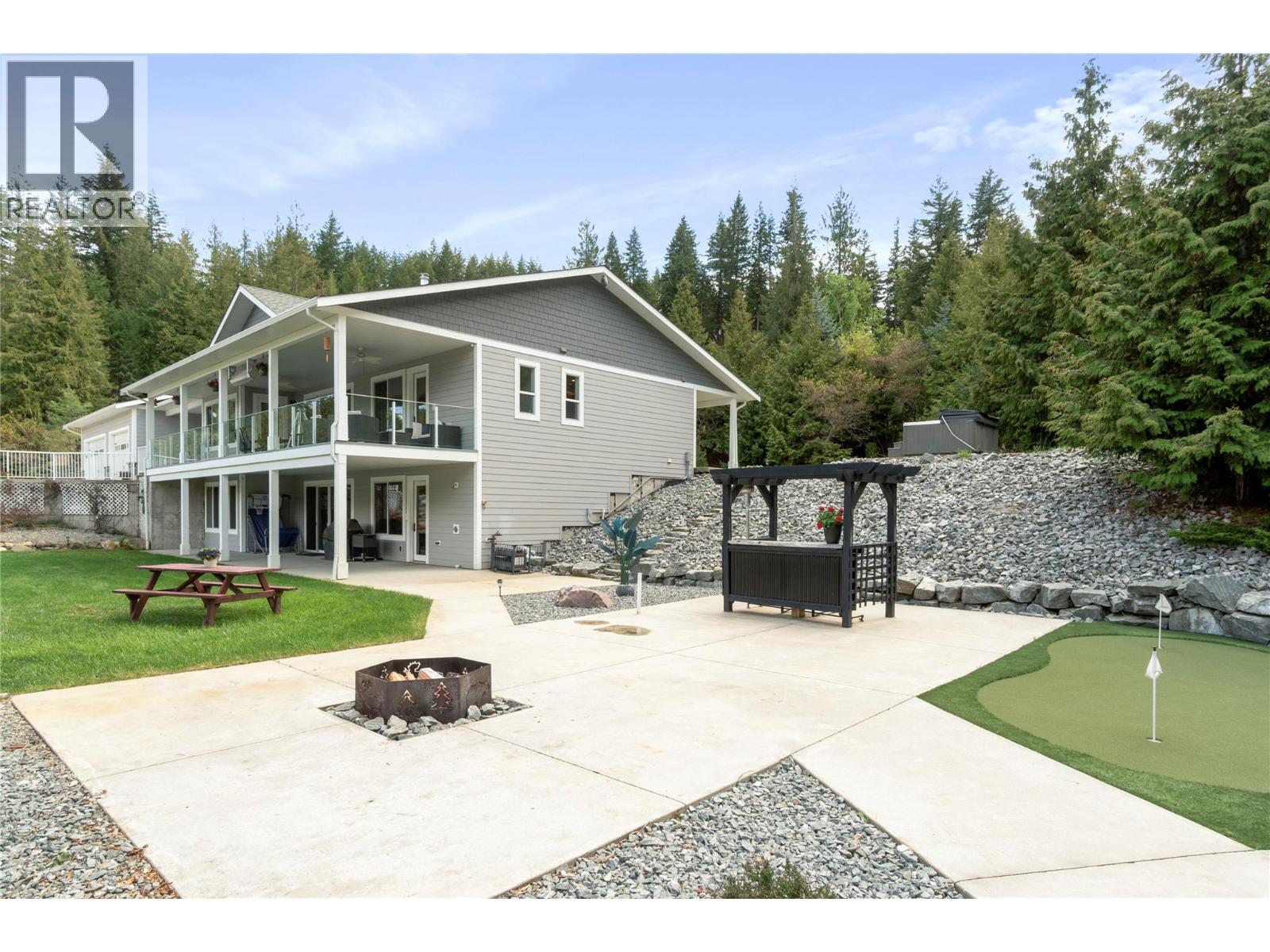 2030 Canoe Beach Drive Ne, Salmon Arm, British Columbia  V1E 2M5 - Photo 45 - 10375108