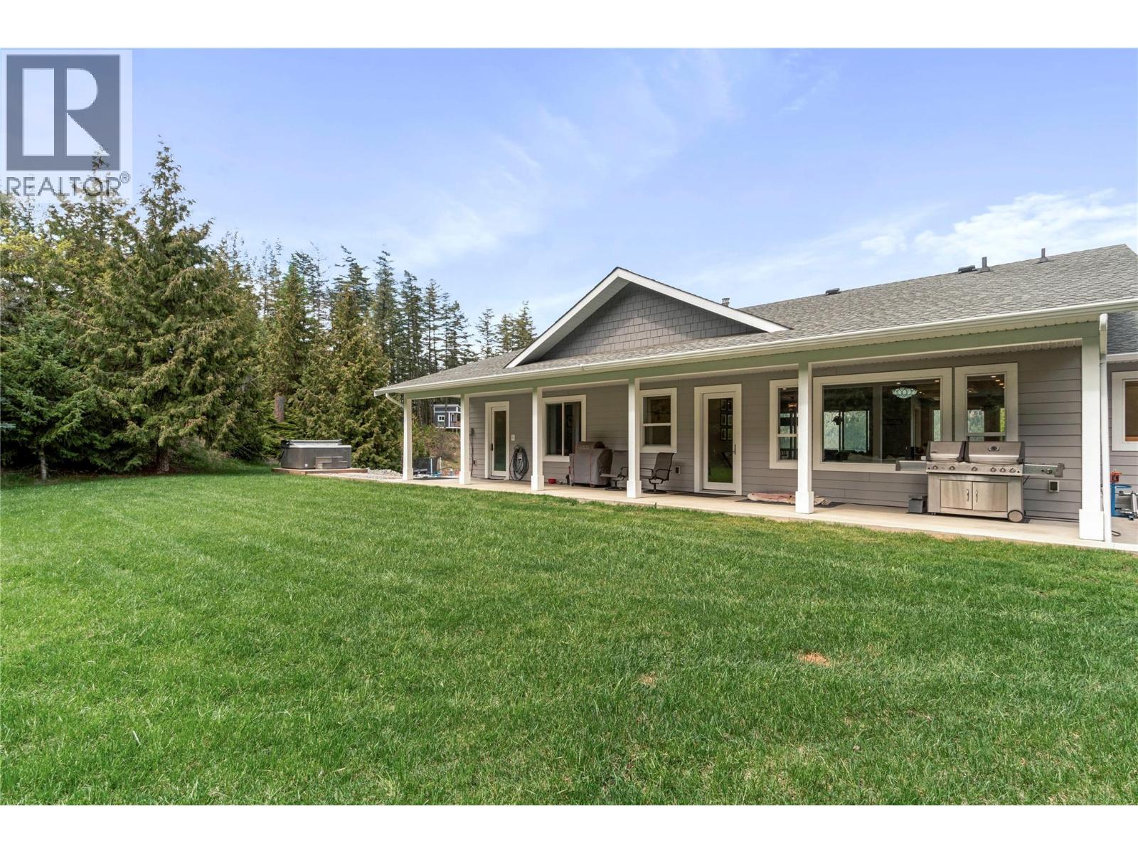 2030 Canoe Beach Drive Ne, Salmon Arm, British Columbia  V1E 2M5 - Photo 50 - 10375108