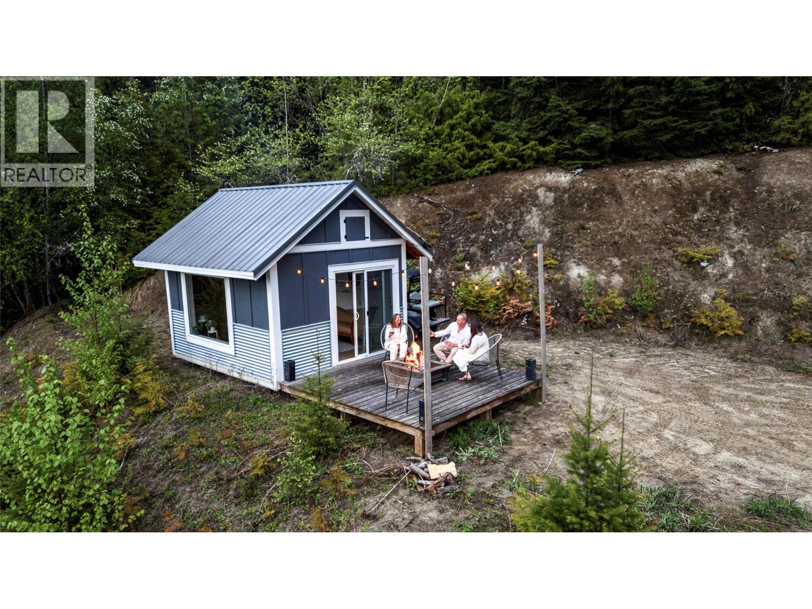 2030 Canoe Beach Drive Ne, Salmon Arm, British Columbia  V1E 2M5 - Photo 56 - 10375108