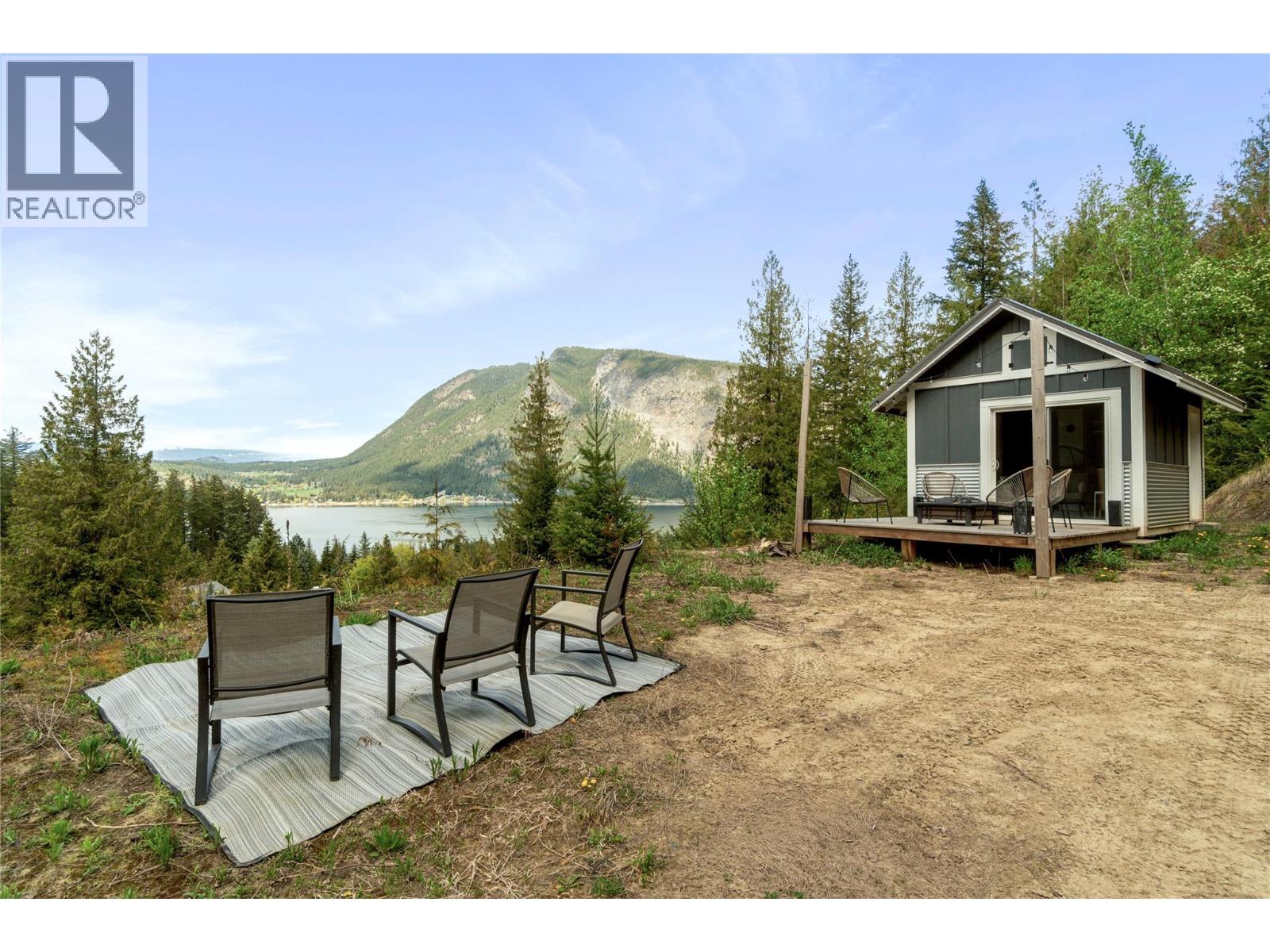2030 Canoe Beach Drive Ne, Salmon Arm, British Columbia  V1E 2M5 - Photo 59 - 10375108