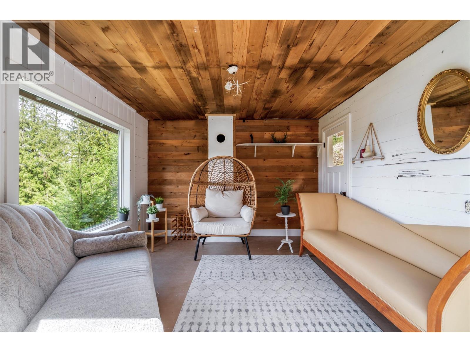 2030 Canoe Beach Drive Ne, Salmon Arm, British Columbia  V1E 2M5 - Photo 61 - 10375108
