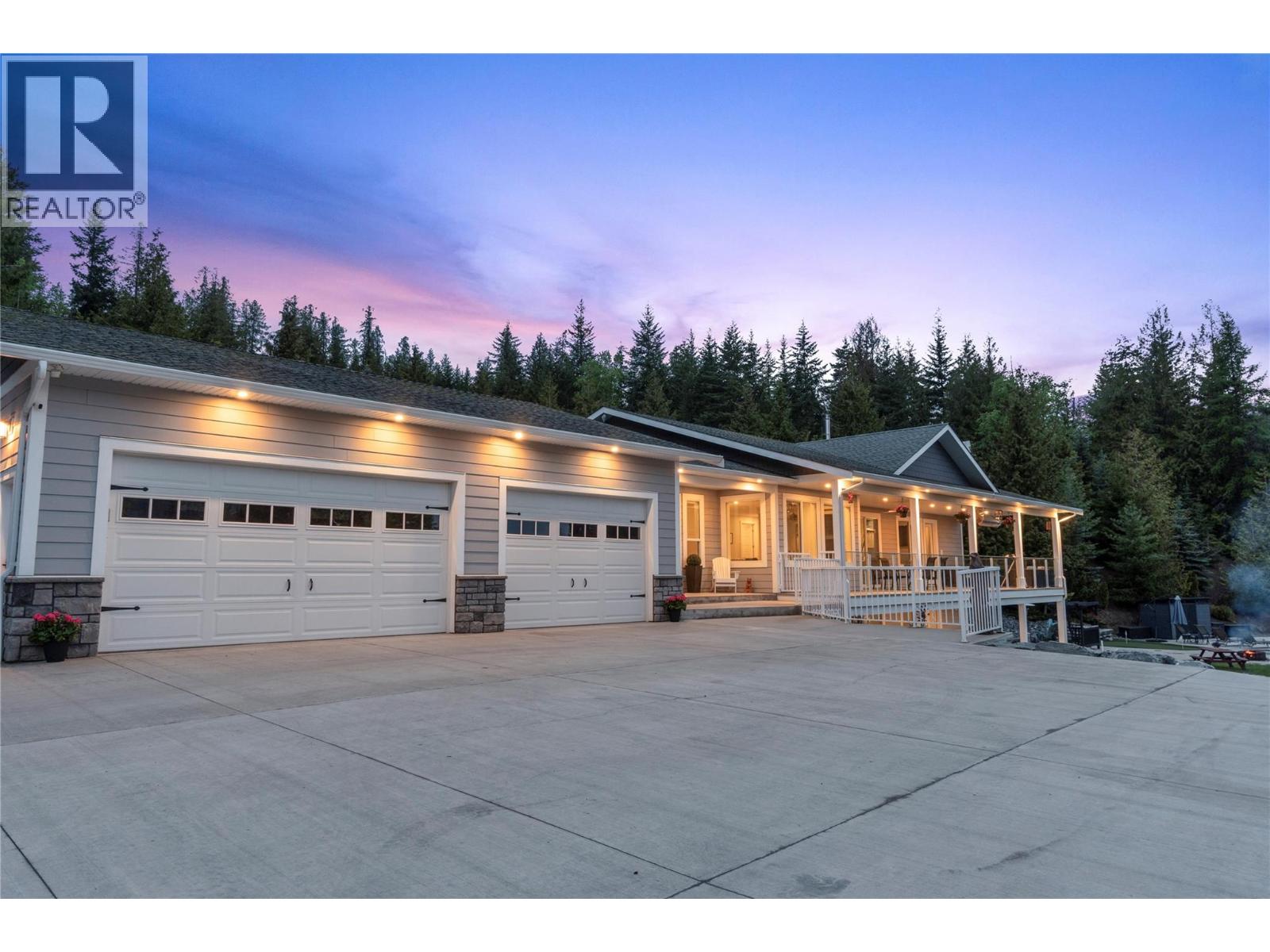 2030 Canoe Beach Drive Ne, Salmon Arm, British Columbia  V1E 2M5 - Photo 66 - 10375108
